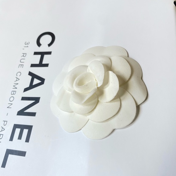 Chanel white paper shopping bag - Picture 6 of 6
